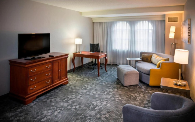 Courtyard by Marriott Norfolk Downtown