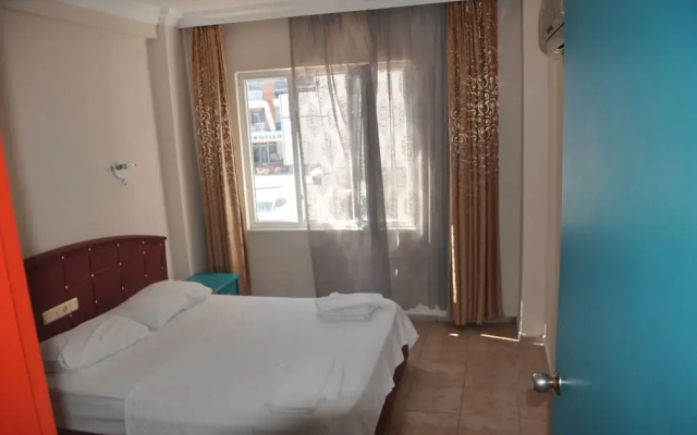 Basil's Apart Hotel