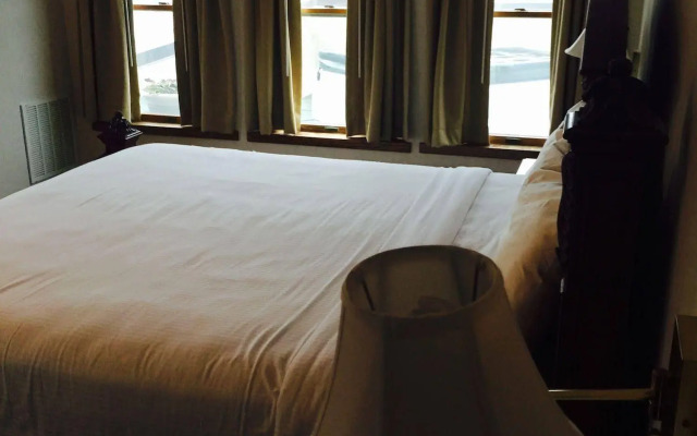 Goodfellos Suites
