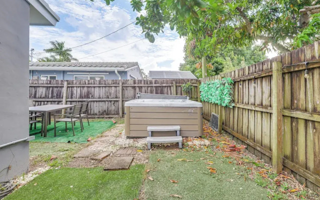 Hollywood Hideaway: Close to Dtwn & Beaches