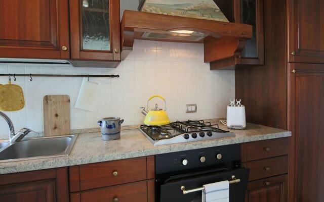 Quaint Farmhouse in Trevi With Swimming Pool