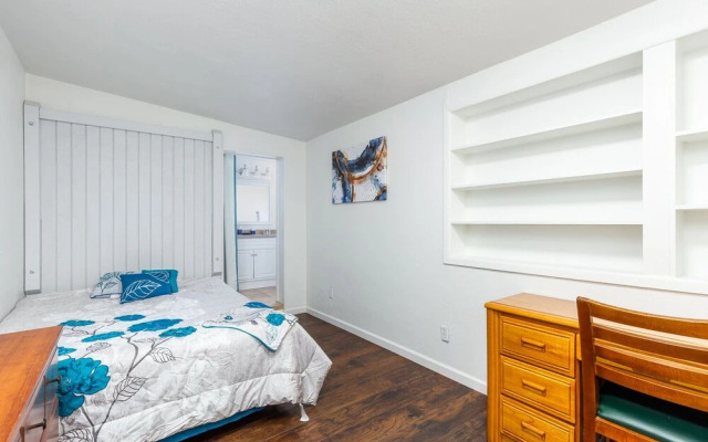 Spacious, Exquisite 4-bed Home in Tucson