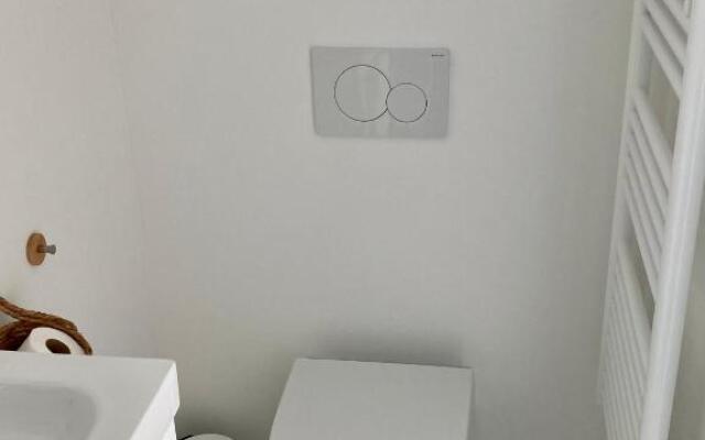 Studio Cosy Avec Coin Jardin (Adults Only)