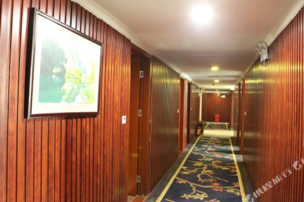 Jinhai Business Hotel