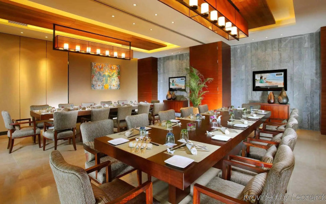 Pullman Oceanview Sanya Bay Resort & Spa