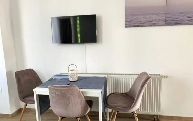 Lovely 1 Bedroom Apartment