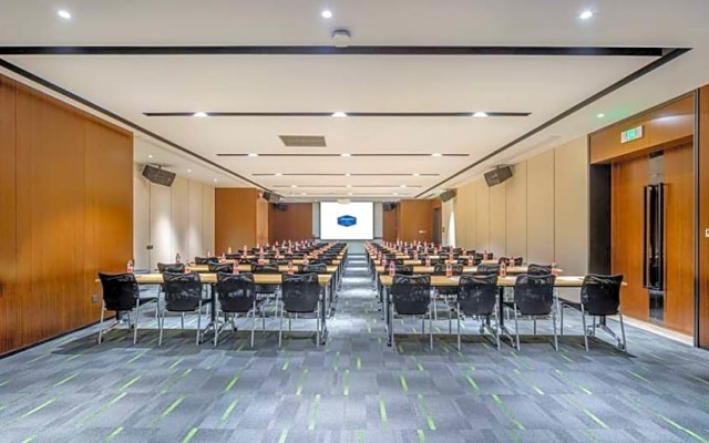 Hampton by Hilton Hangzhou Linping Hi-Railway Station