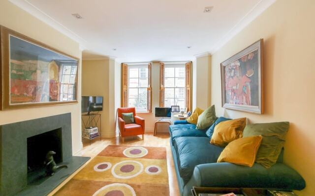 Bright Spacious 2BR Home Near Victoria