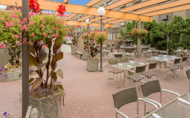 Ramada Hotel & Conference Center by Wyndham Kelowna