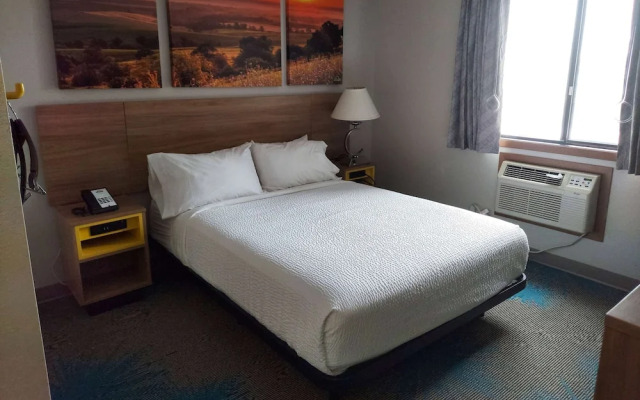 Days Inn By Wyndham Willmar