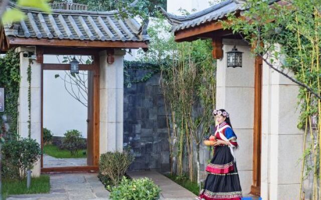 Leliving Butterfly Resort Lijiang