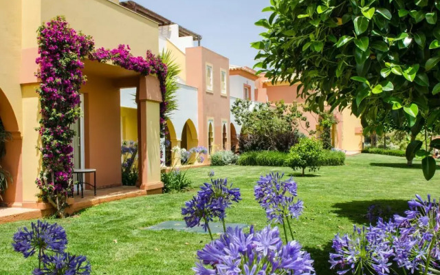 Jardim Da Meia Praia Hotel