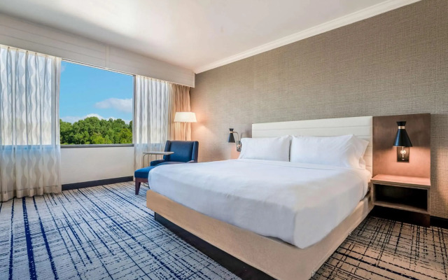 DoubleTree by Hilton South Charlotte Tyvola