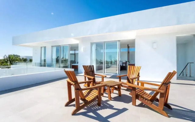 Entire Villa in Long Bay Beach