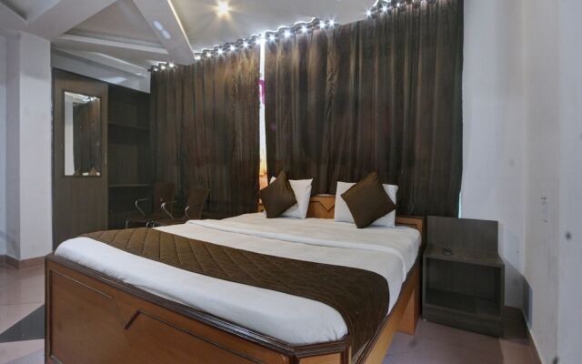 SPOT ON 41143 Hotel Nash Inn