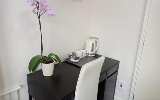 The Little Studio- Self contained one bed studio flat