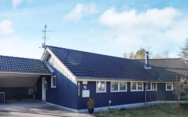 10 Person Holiday Home in Hadsund