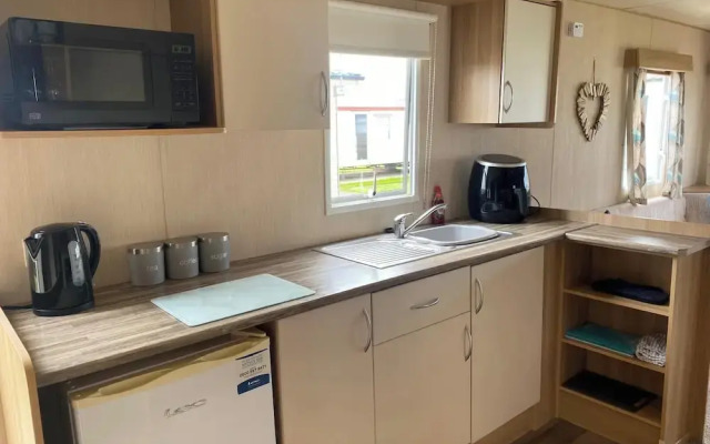 3 Bed Caravan Rob in Rhyl
