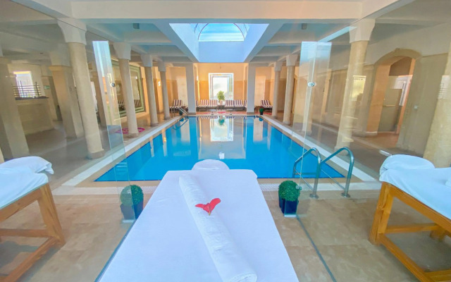 Tamra Beach Resort