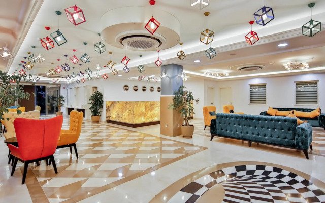 Crystal Club World of Colours - All inclusive