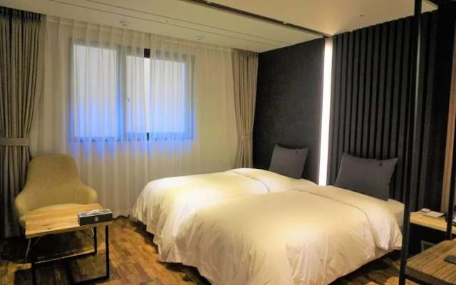 Yeoubi Hotel