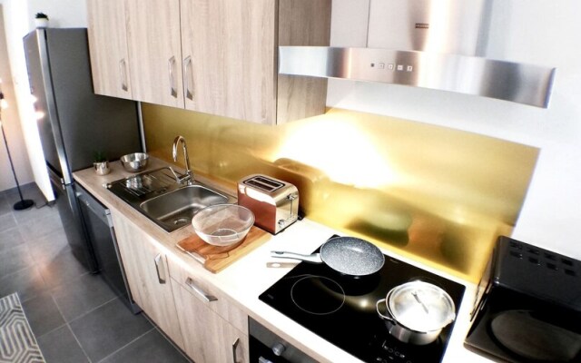 Businest Gosselies-charleroi Airport - 1-bedroom Apartment