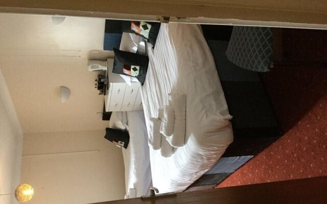 The White Rose Hotel