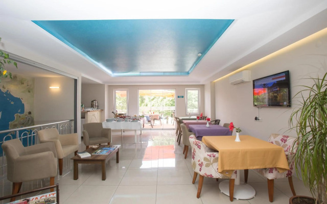 Dedeminn Marina Hotel