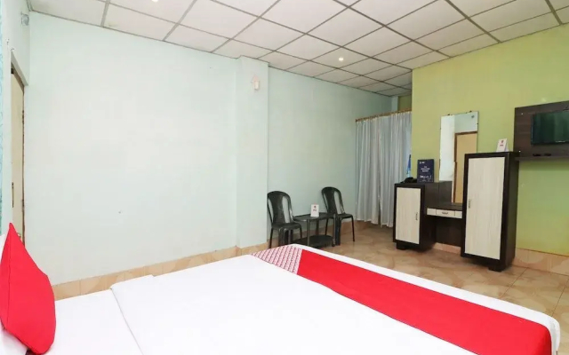 OYO 16101 Samrat Holiday Inn