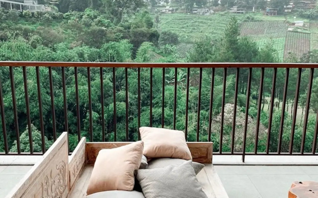 Kamala Villa 10 bedrooms with a private swimming pool