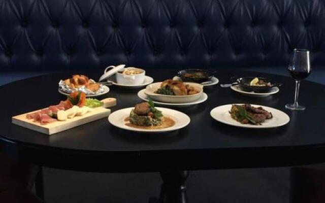 Feira Hostel & Suites