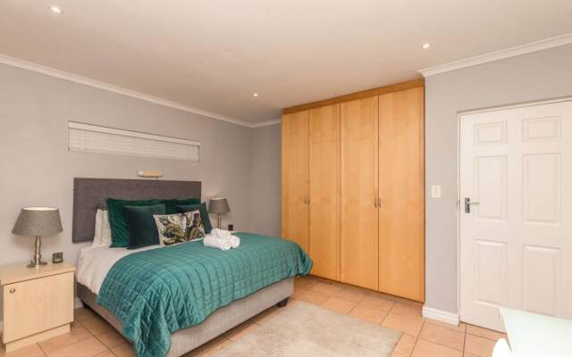 Spaciaous 2 Bedroom Bokaap Apartment