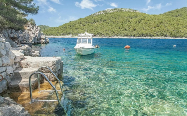 Nice Home in Poplat With Wifi and 2 Bedrooms