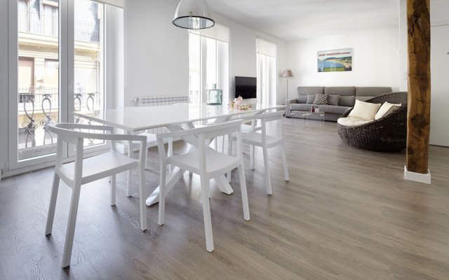 BaiHouse Apartment by FeelFree Rentals
