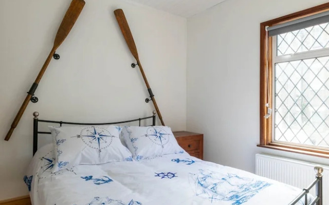 Stylish 2Bd Family Hideaway In Dover