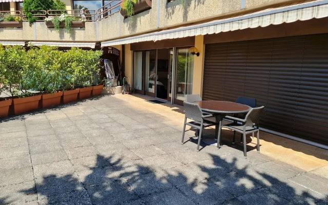 Paradise lake view Apartment