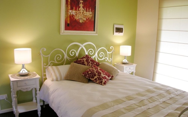 Apple Tree Cottage & Studio – Guest Rooms – Montville