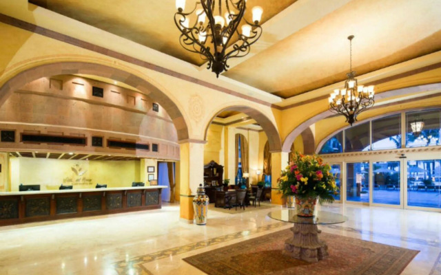 Villa del Arco Residences