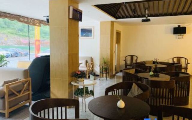 Huayu Nature Homestay (Siguniang Mountain Branch)
