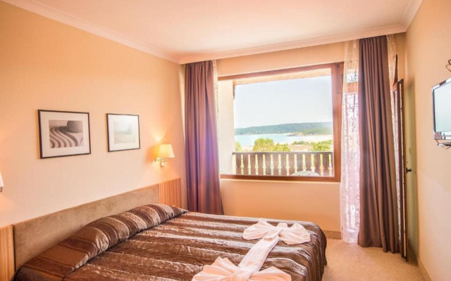 Arkutino Family Resort