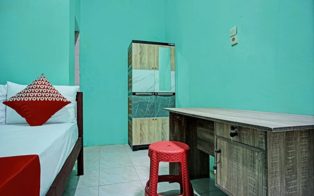 OYO 93298 Barito House