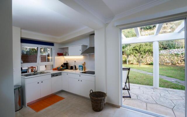 Beach Front House Kalamaki Bungalow