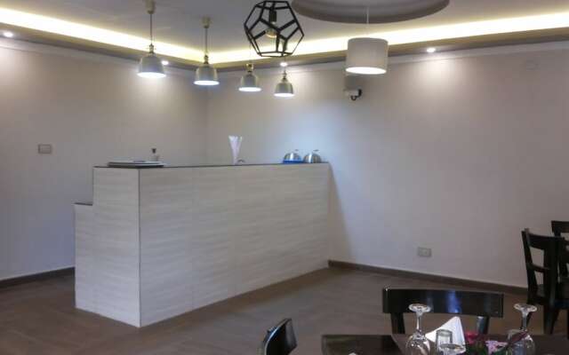 Tripplex Hotel