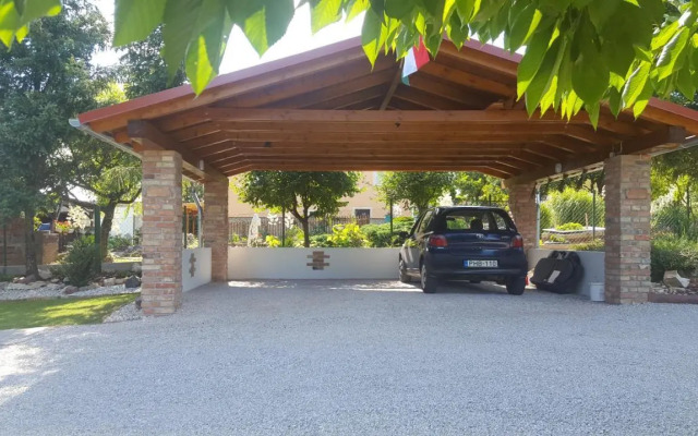 Gyöngyvirág Apartman