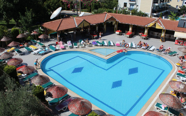 Club Sun Village Apartments