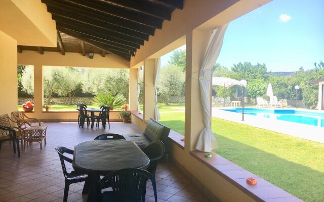 Villa With 3 Bedrooms in Floridia, With Wonderful Mountain View, Priva