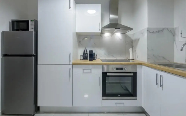Fully Renovated Flat in Prime Location