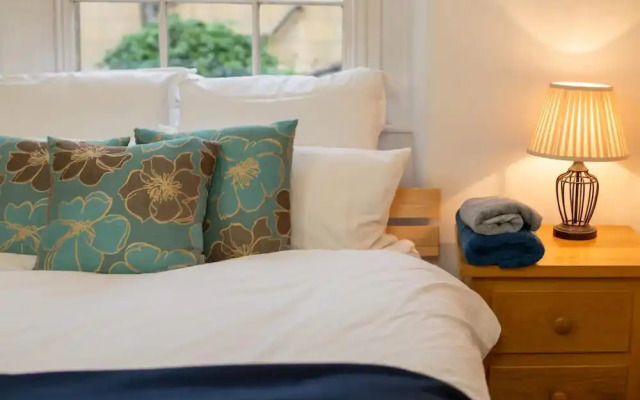 Stunning Georgian Spacious Apartment Central Bath