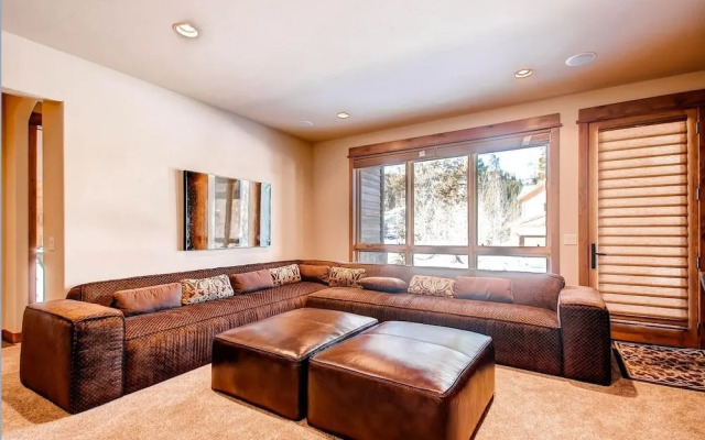 Riverwood 4 Bedroom Home by RedAwning