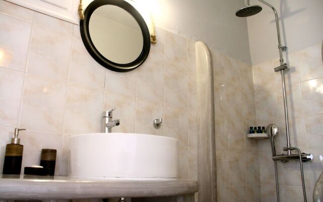 Fisheye Rooms